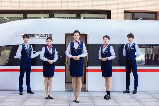 文化课不行？没关系！来成都万通学技能一样出彩！